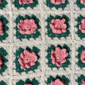 HANDMADE Vintage Granny Square Floral Cottagecore Crochet Throw Blanket
